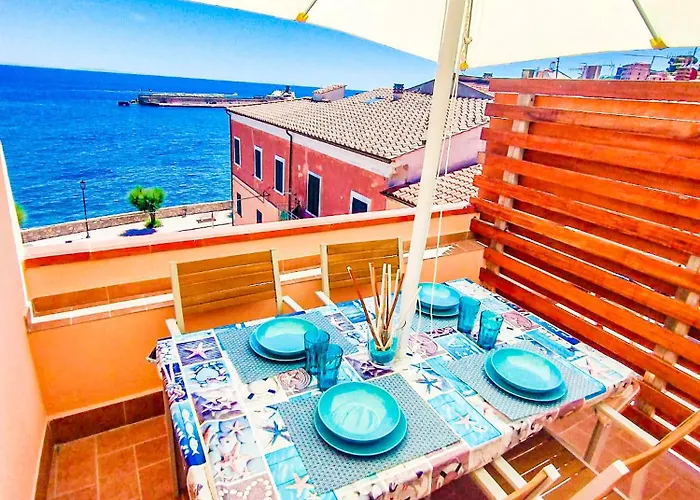 Semesterbostad La Marineria