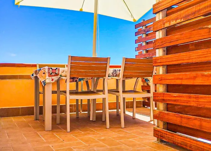 Semesterbostad La Marineria *